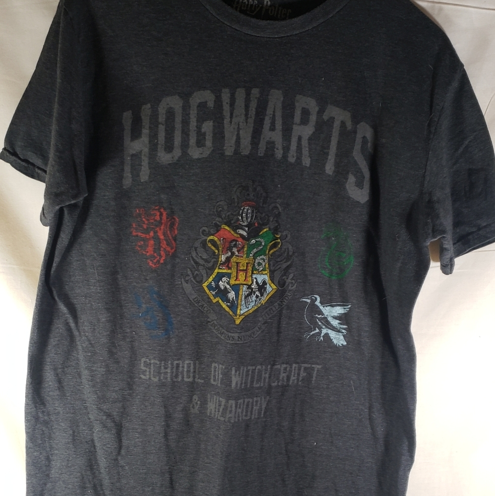Hogwarts T shirt size Medium